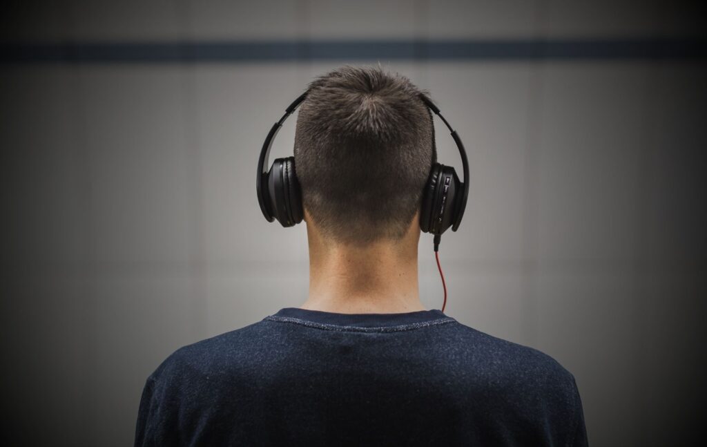 Inteligência Sonora para marcas e líderes que querem ir além do óbvio.